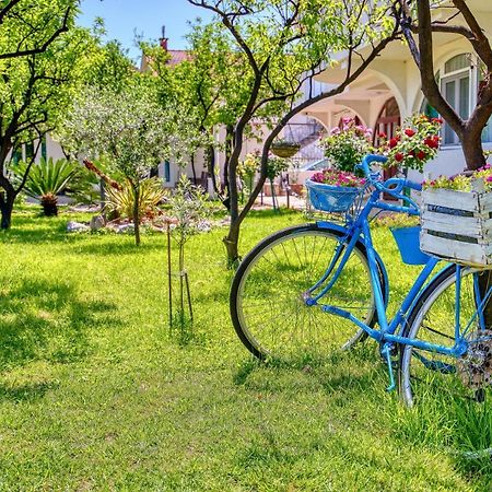Apartments Suster Бар Екстериор снимка