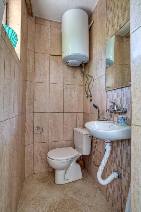 Apartments Suster Бар Екстериор снимка