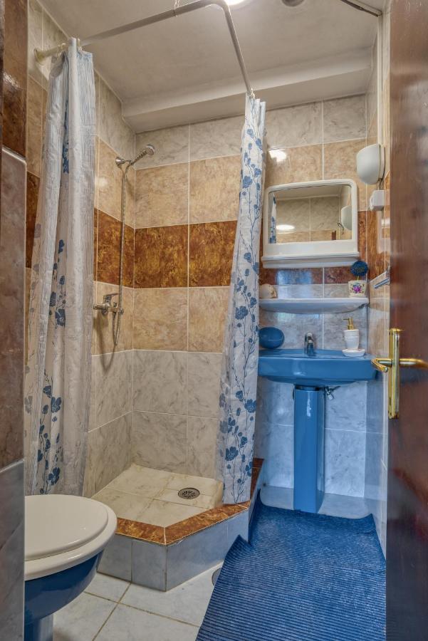 Apartments Suster Бар Екстериор снимка