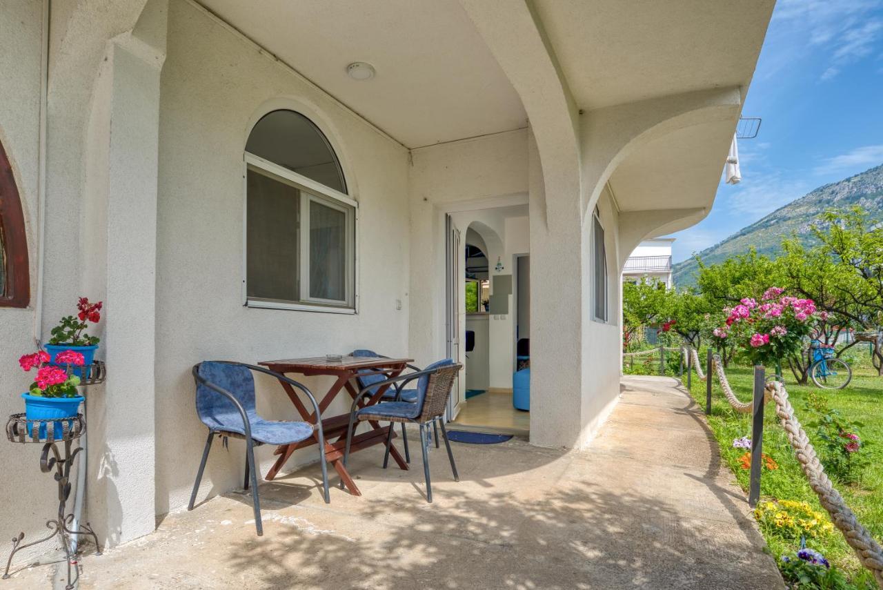 Apartments Suster Бар Екстериор снимка