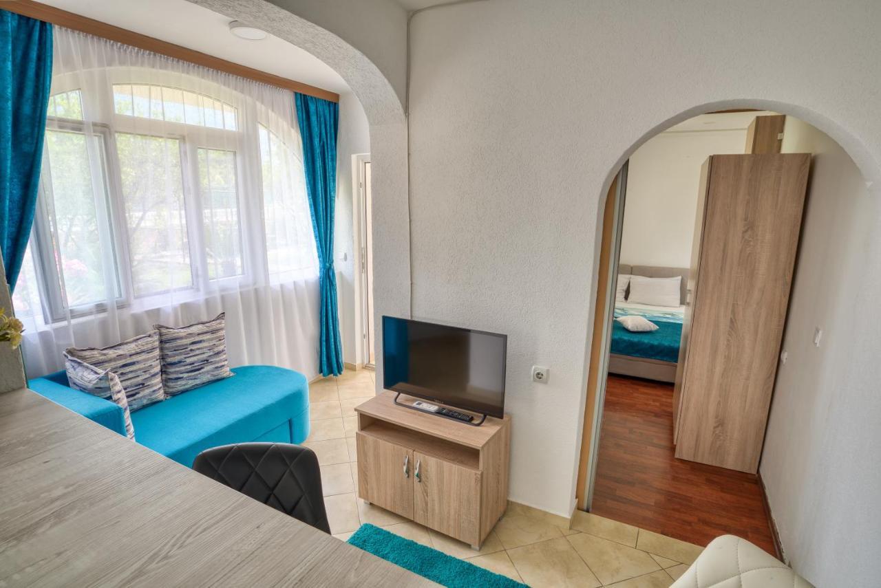 Apartments Suster Бар Екстериор снимка