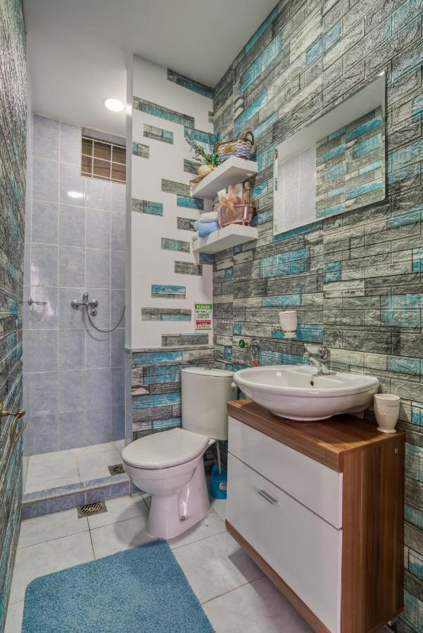 Apartments Suster Бар Екстериор снимка