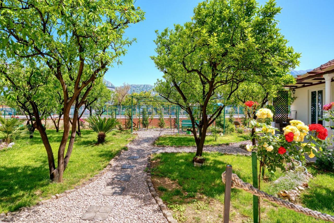 Apartments Suster Бар Екстериор снимка