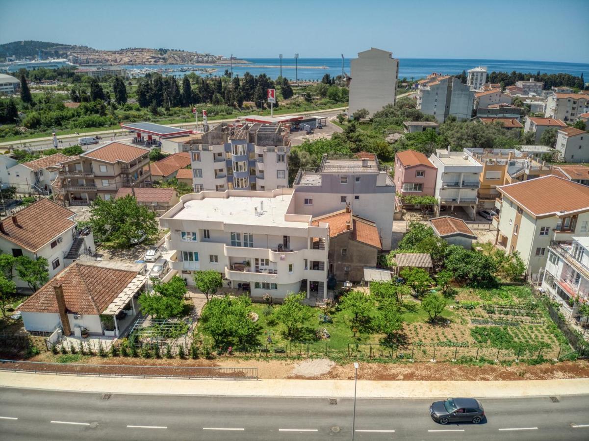 Apartments Suster Бар Екстериор снимка