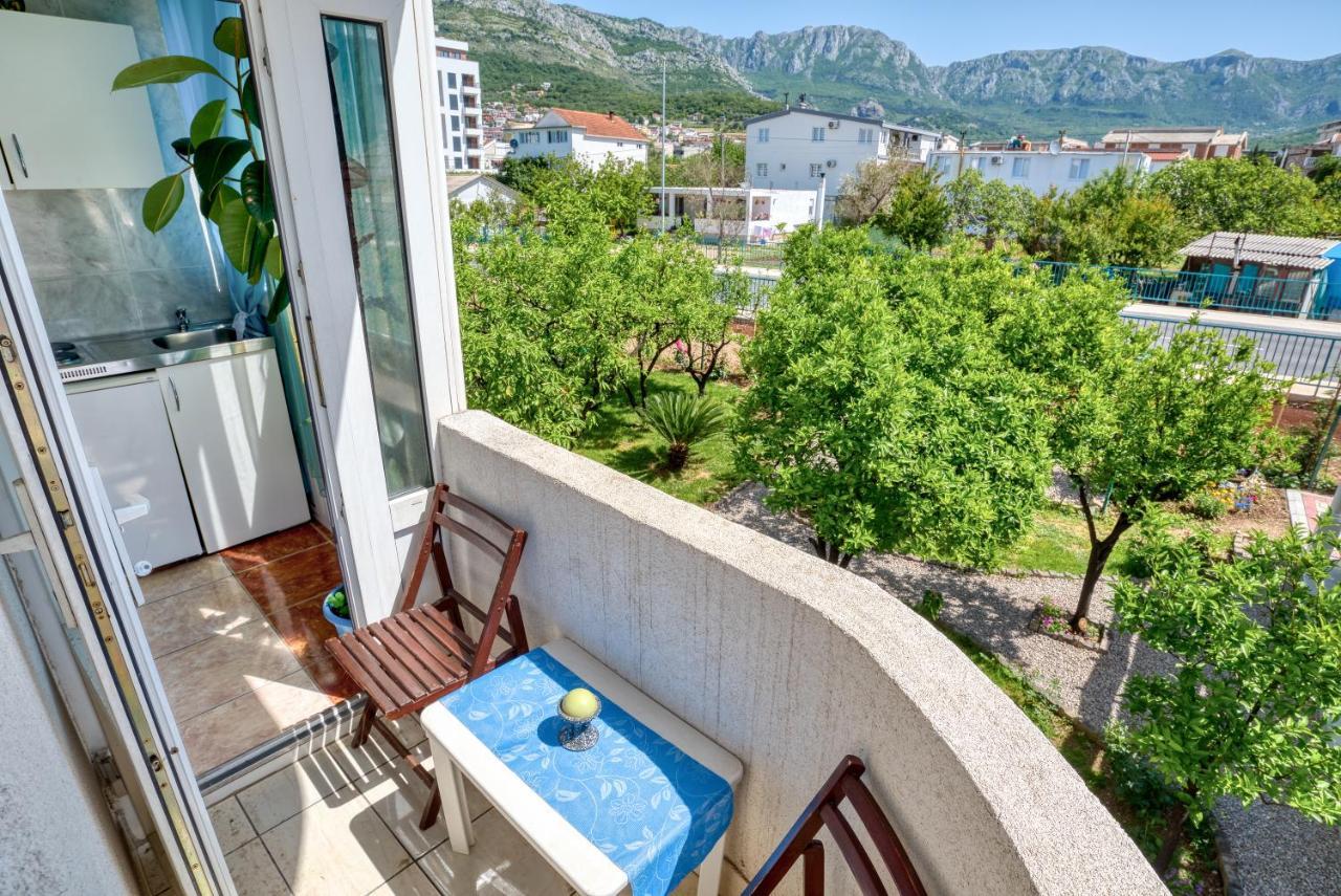 Apartments Suster Бар Екстериор снимка