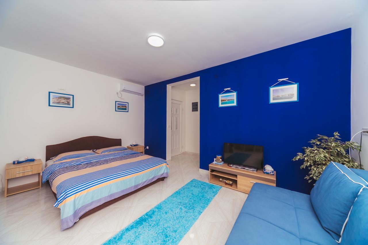 Apartments Suster Бар Екстериор снимка