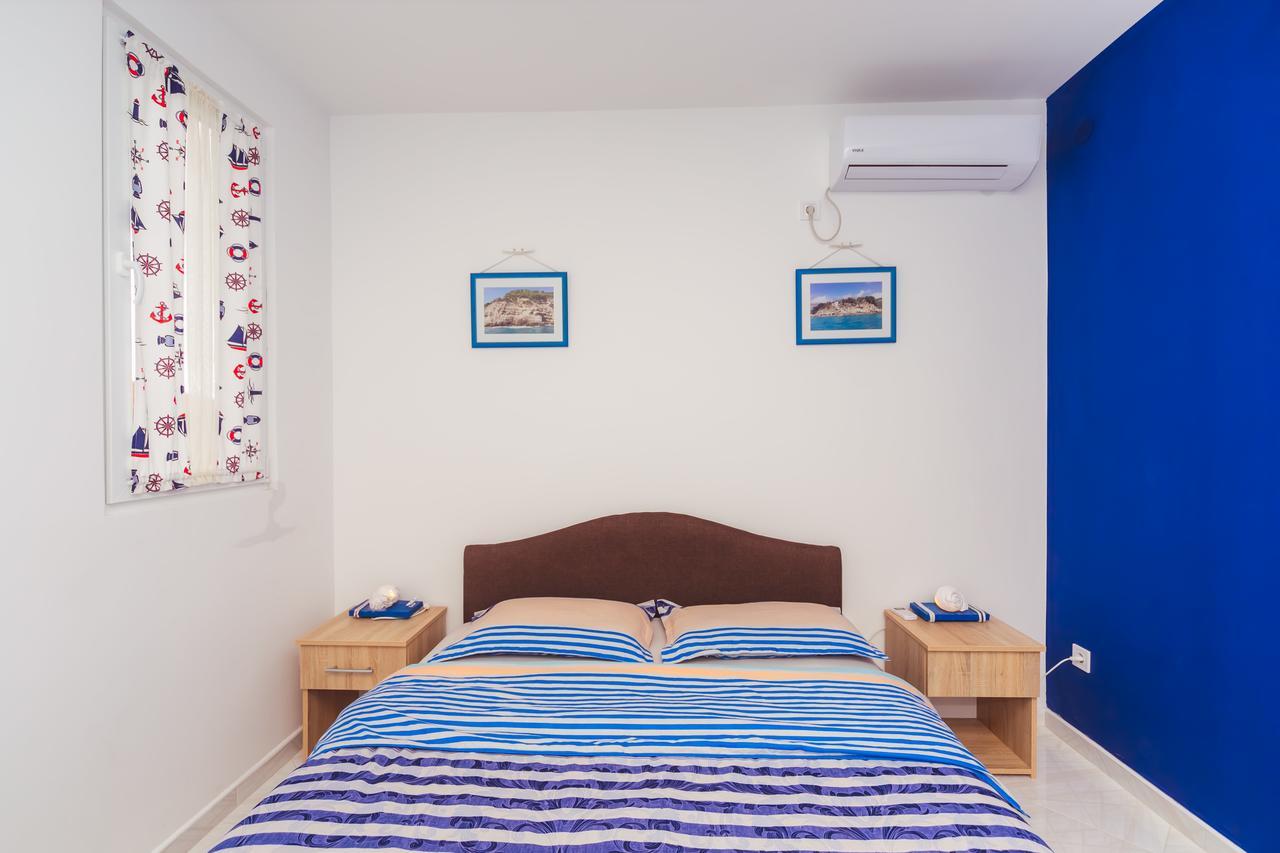 Apartments Suster Бар Екстериор снимка