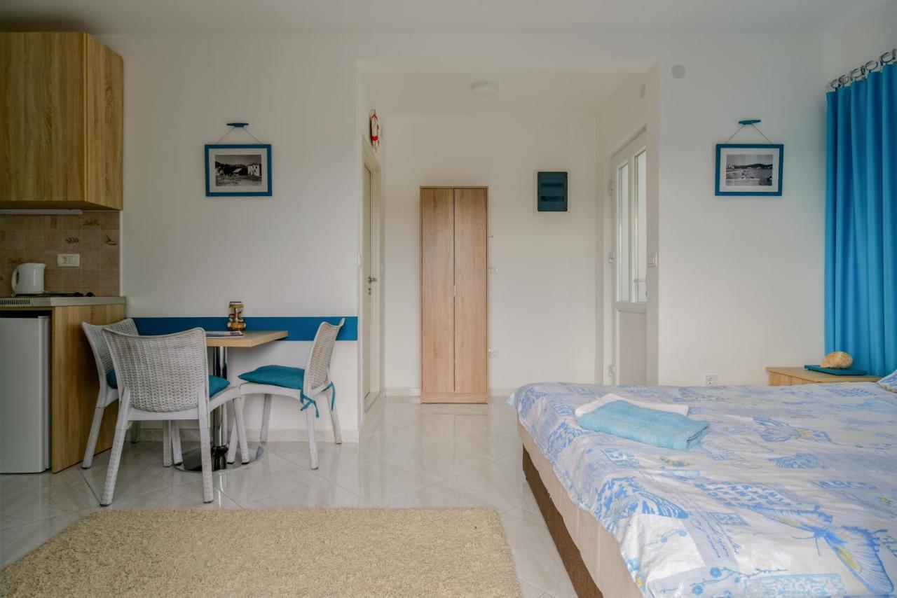 Apartments Suster Бар Екстериор снимка